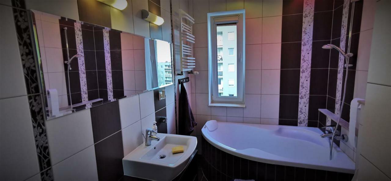 Apartament Familijny Gdansk 3 Rooms 64M2 Kültér fotó